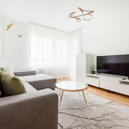 Modern Two-Bedroom Apartment With Free Parking Budapest Eksteriør bilde