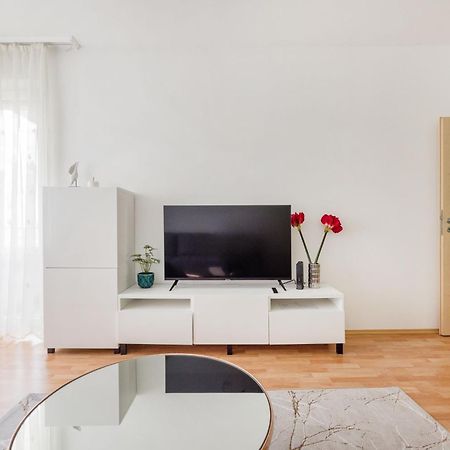Modern Two-Bedroom Apartment With Free Parking Budapest Eksteriør bilde