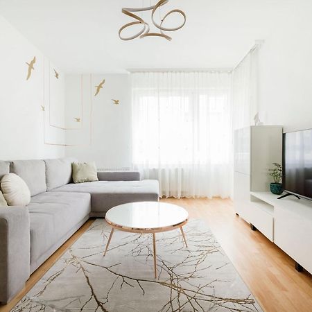 Modern Two-Bedroom Apartment With Free Parking Budapest Eksteriør bilde