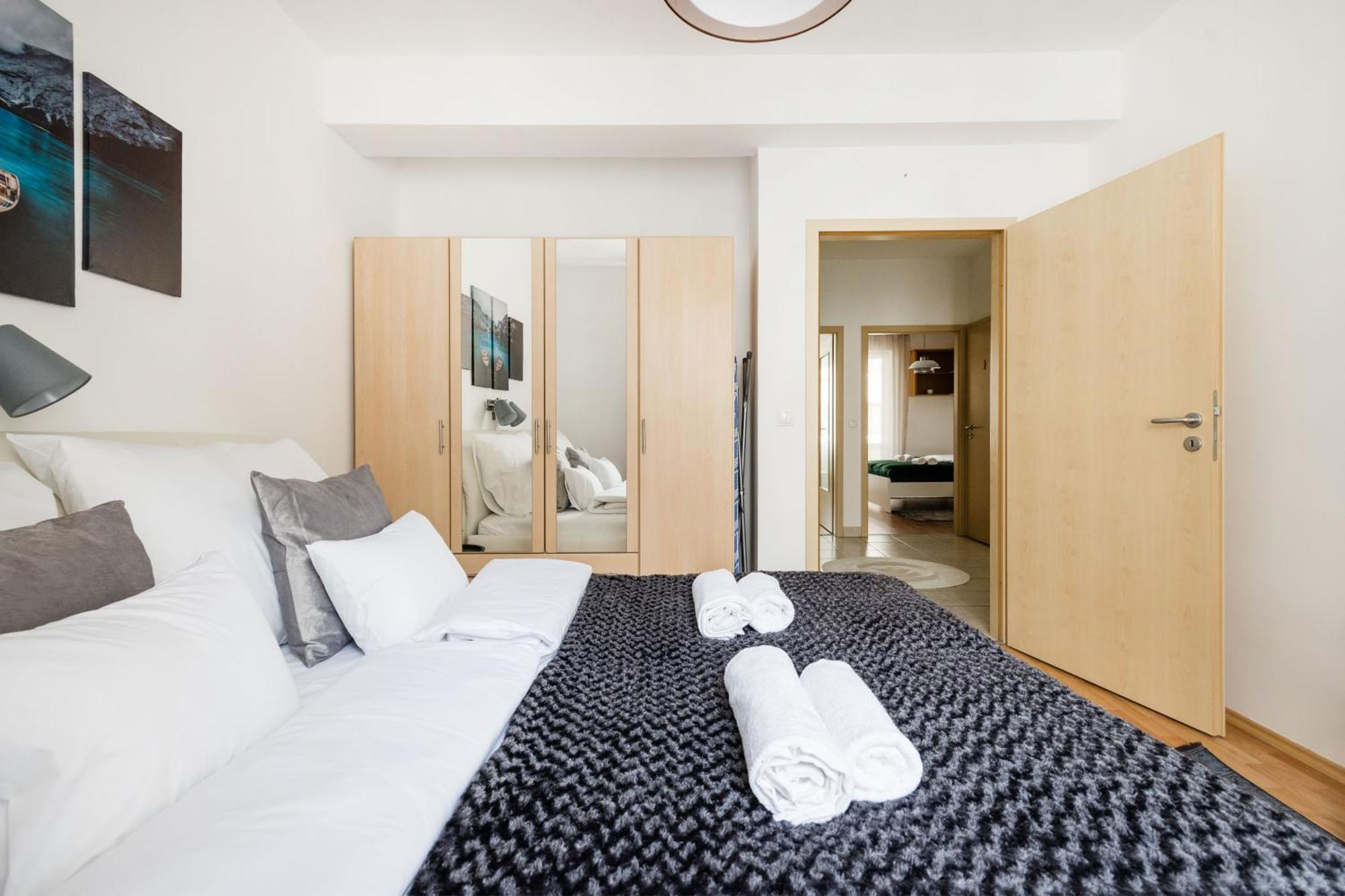 Modern Two-Bedroom Apartment With Free Parking Budapest Eksteriør bilde