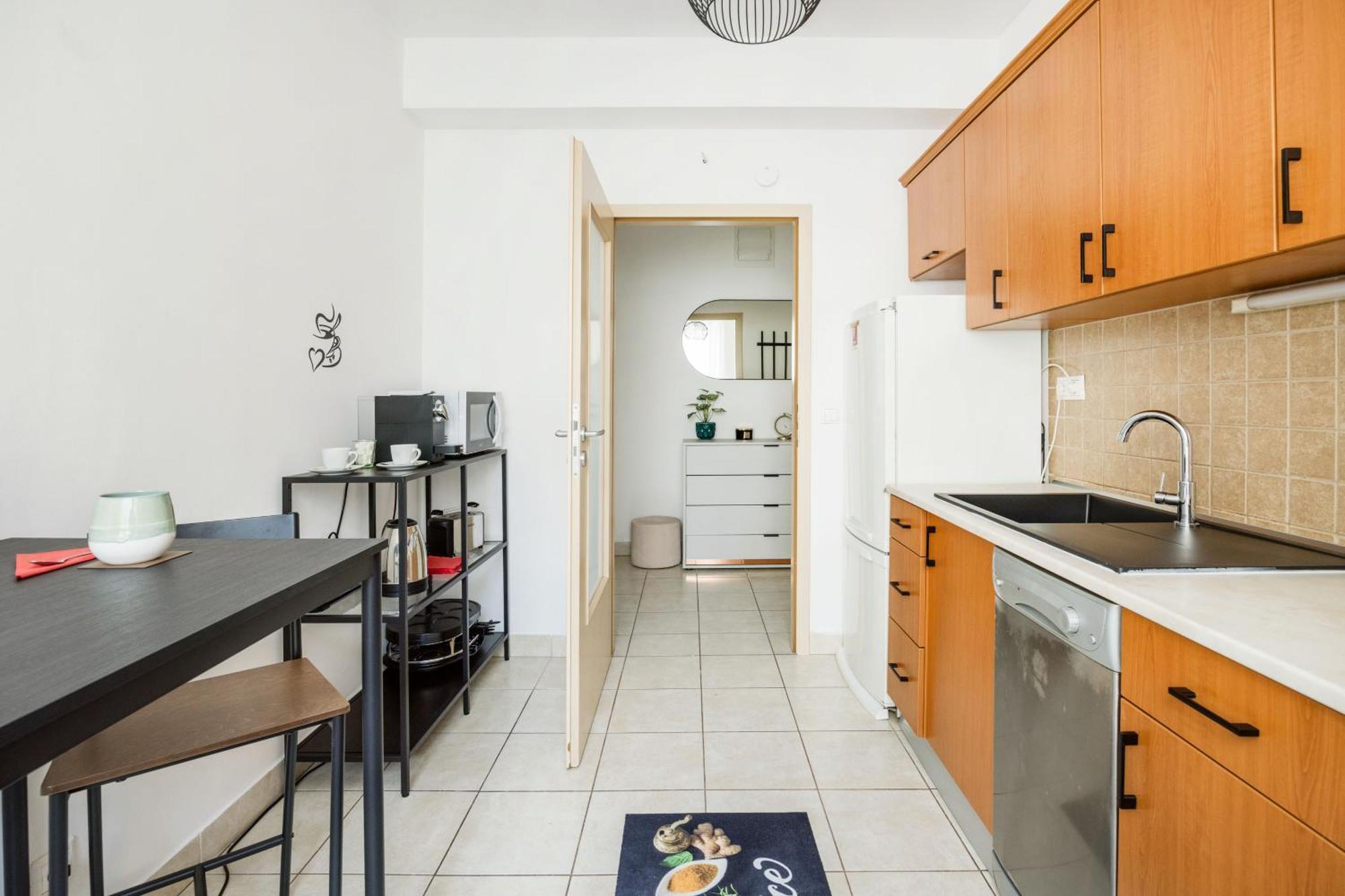 Modern Two-Bedroom Apartment With Free Parking Budapest Eksteriør bilde
